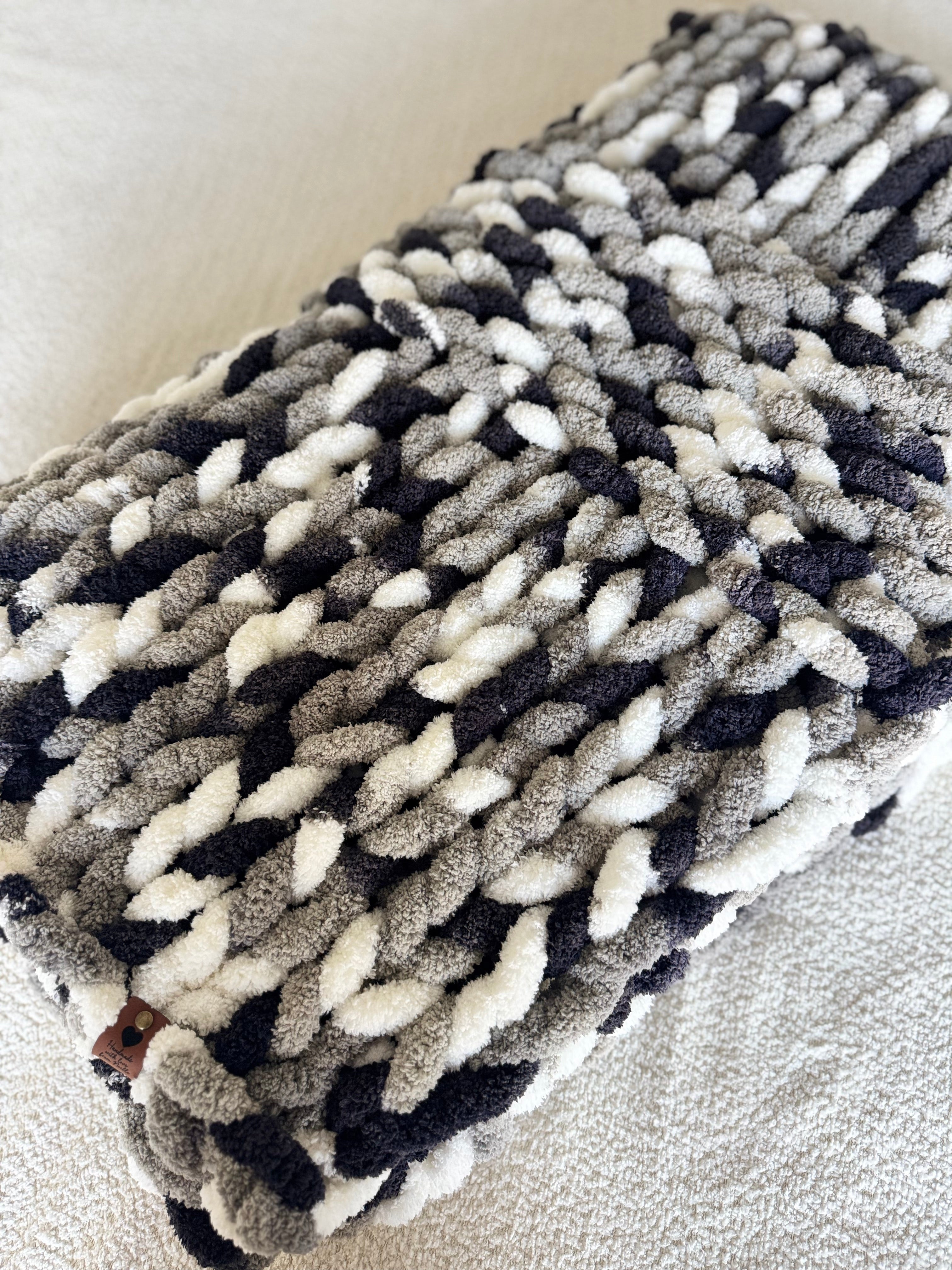 Chunky Knit Grey Black White Pattern Blanket