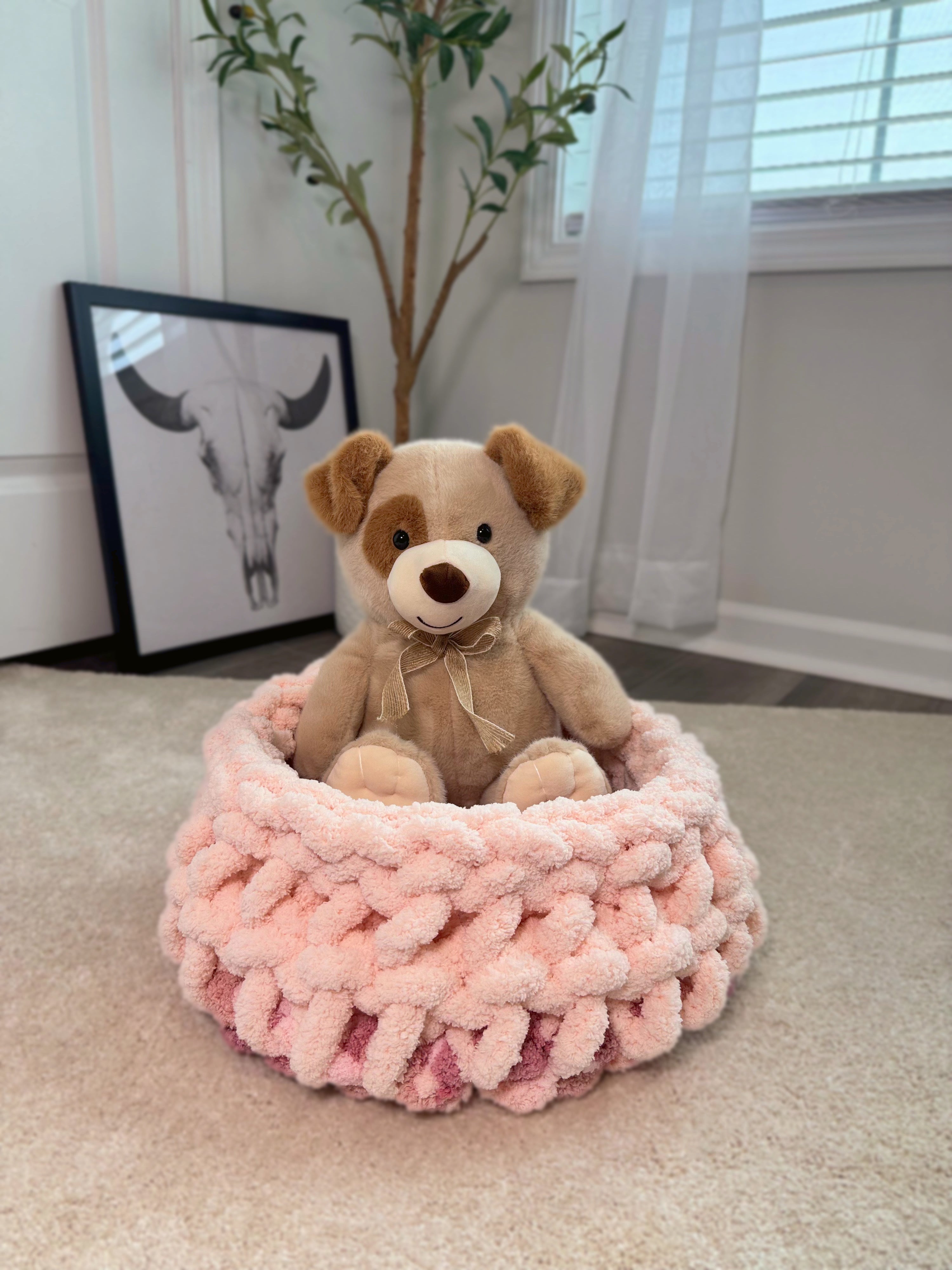 Pink Chunky Yarn Soft Round Pet Bed Crochet Pattern Knit Yarn Teddy Bear for Reference Handmade Custom Gift