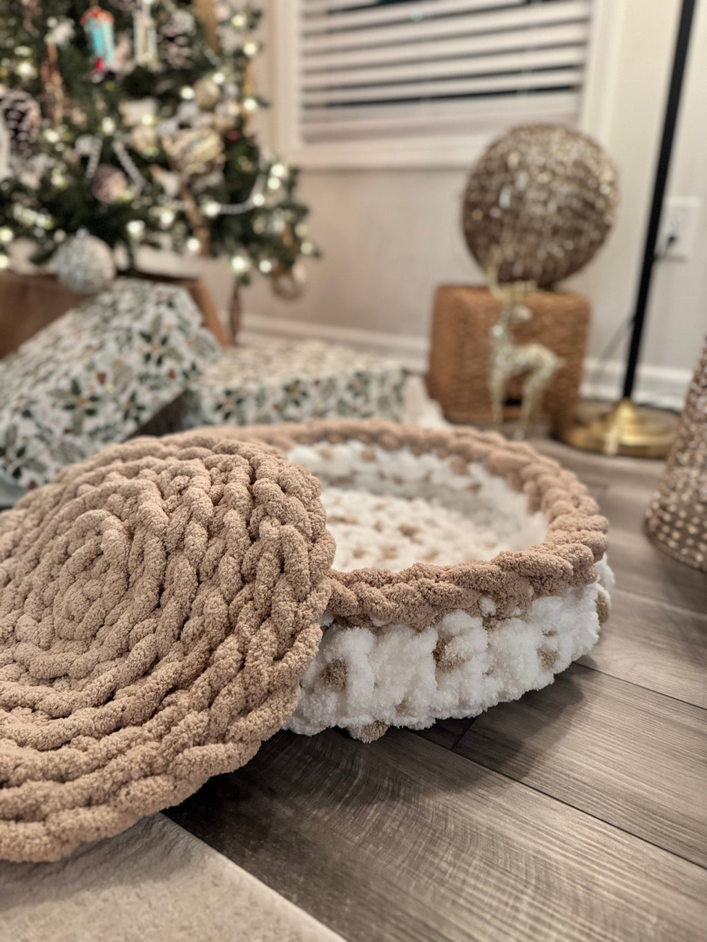 White and Khaki Chunky Knit Handmade Crochet Round Pet Bed with Removable Solid Color Insert 